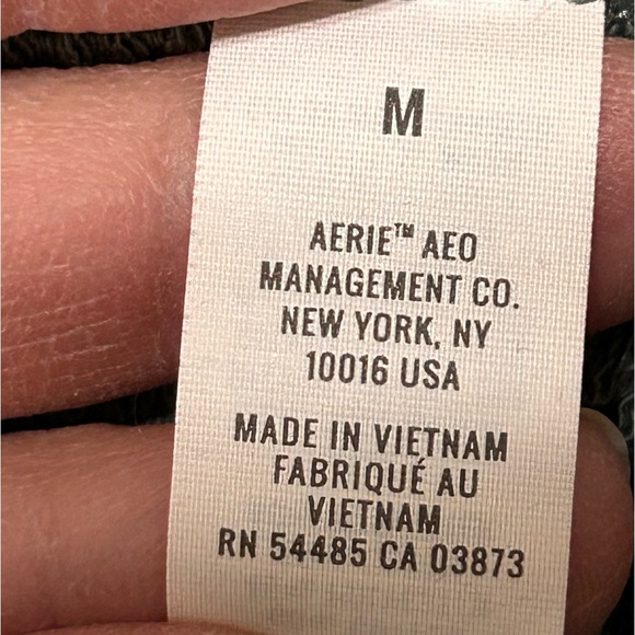 Aerie Long Sleeve Oversized Waffle Knit Sweater, size Medium - Picture 8 of 11